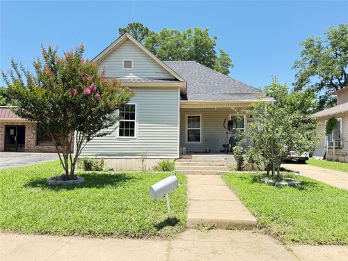 1027 W Crawford St, Denison, TX, 75020-4329 | Card Image