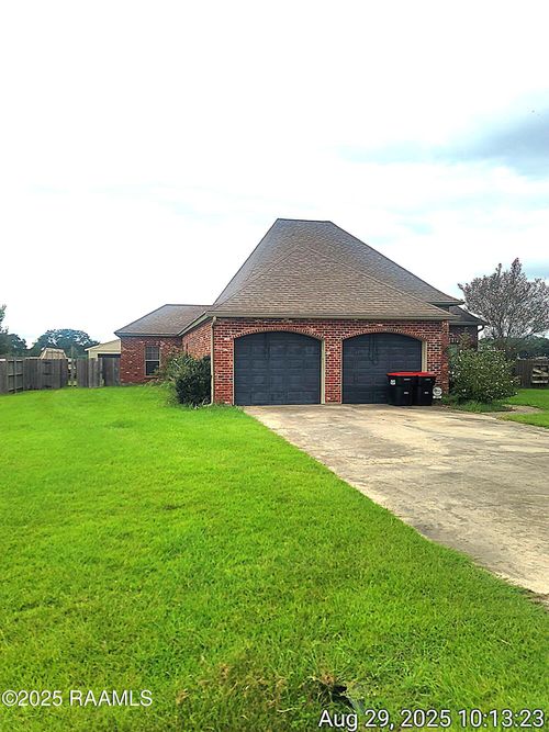 202 Beringer Dr, Duson, LA, 70529-4246 | Card Image