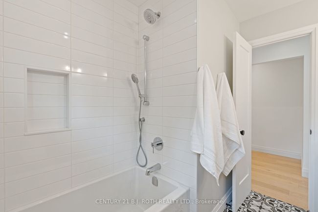 233 Dock Rd, House other with 3 bedrooms, 3 bathrooms and 5 parking in Barrie ON | Image 14