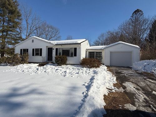 141 Tracy Cir, Amherst, MA, 01002-3236 | Card Image