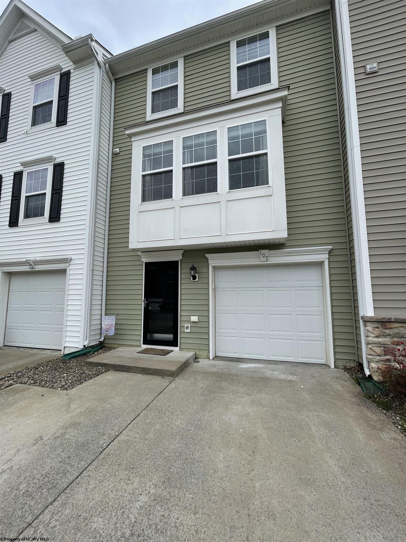 Pine Ln, Morgantown, WV 26508