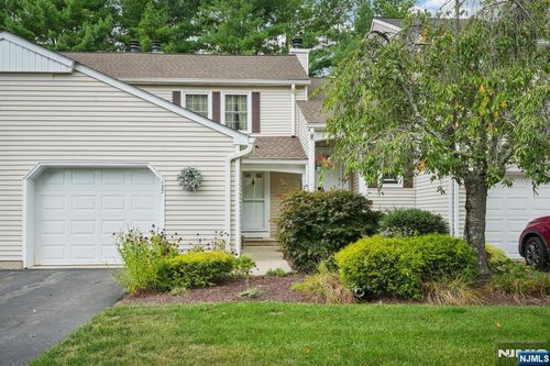 137 Carriage Ln, Newton, NJ, 07860-1938 | Card Image