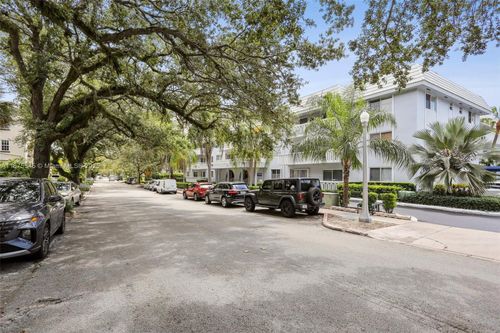apt-142-100 Edgewater Dr, Coral Gables, FL, 33133-6938 | Card Image