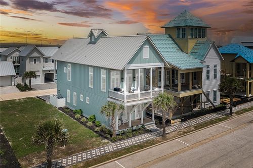 523 Sunrise Ave, Port Aransas, TX, 78373 | Card Image