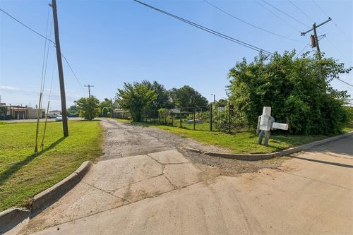 902 N Purdue Ave, Oklahoma City, OK, 73127-5724 | Card Image