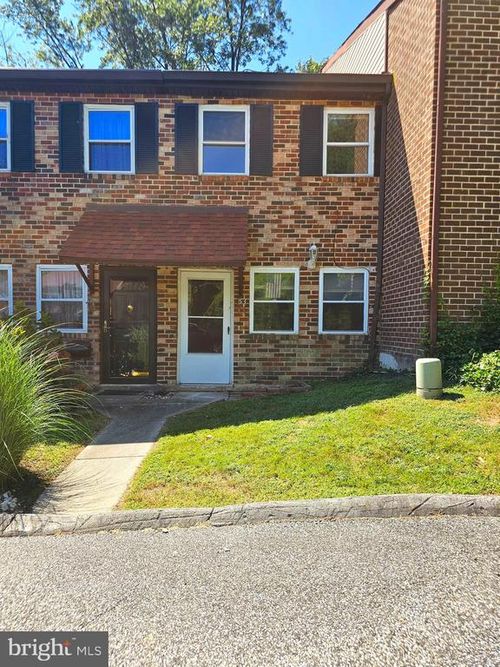 53-53 Park Vallei Ln, BROOKHAVEN, PA, 19015-3323 | Card Image