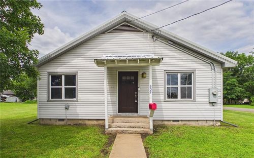 302 Mccleverty St, Fort Scott, KS, 66701-1834 | Card Image