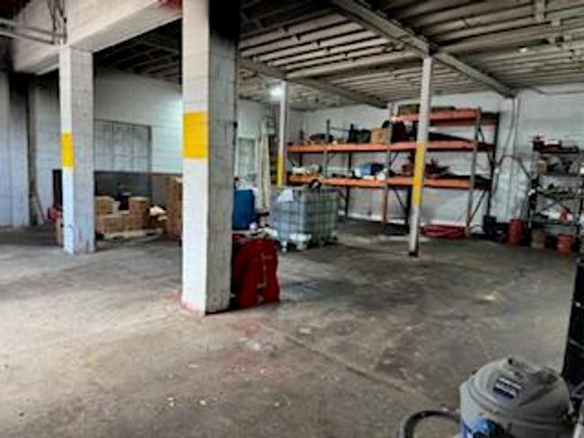 Bldg B interior1 | Image 21