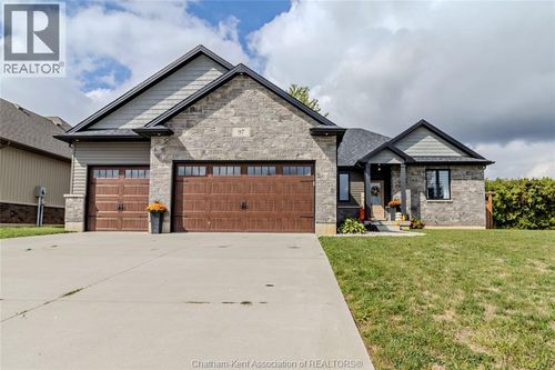 97 Sleepy Meadow Dr, Blenheim, ON, N0P1A0 | Card Image