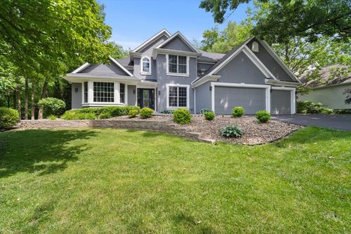 1502 Sweetbriar Dr, Bloomington, IL, 61701-8325 | Card Image