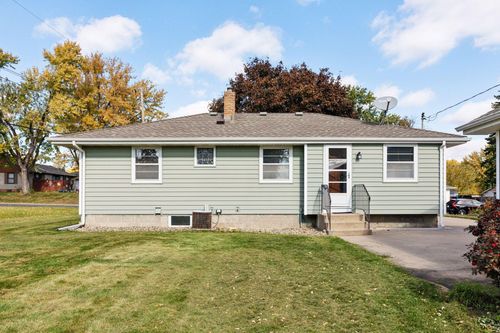 1076 Mckee St, Eagan, MN, 55121-1423 | Card Image