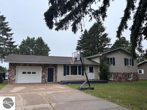 401 Sunnyside St, Mancelona, MI, 49659-9771 | Card Image