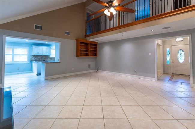 Living Room | Image 25