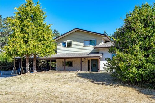 4167 Thornhill Cres, Saanich, BC, V8N5E6 | Card Image