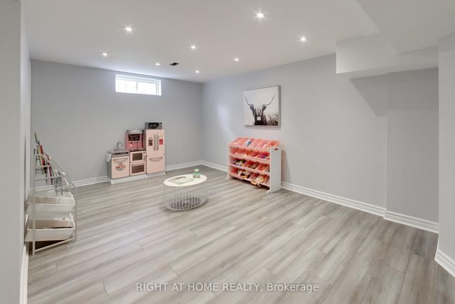 1112 Booth Ave, House other with 4 bedrooms, 4 bathrooms and 2 parking in Innisfil ON | Image 23