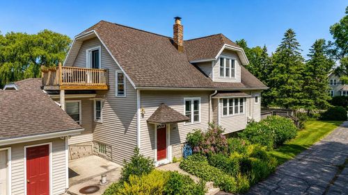 2031-2029 W Donges Bay Road, Mequon, WI, 53092 | Card Image