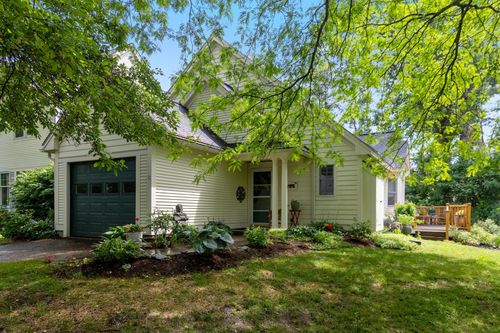 17 Eastman Farm Rd, Burlington, VT, 05408-2487 | Card Image