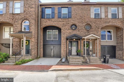702 Showers St, HARRISBURG, PA, 17104-1666 | Card Image