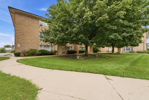 43-3180 W Meadow Lane Dr, Merrionette Park, IL, 60803-5873 | Card Image