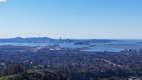 6100 Skyline Blvd, Oakland, CA, 94611-1037 | Card Image