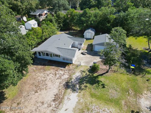 424 Trott St, Oak Island, NC, 28465-8013 | Card Image