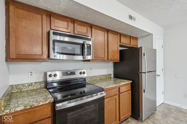5822 Orth Cir, House other with 3 bedrooms, 3 bathrooms and null parking in Indianapolis IN | Image 9