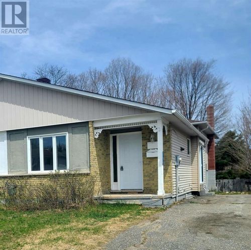 21 Laprairie Cres, Elliot Lake, ON, P5A3B7 | Card Image