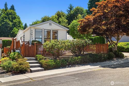 17033 Woodcrest Dr Ne, Bothell, WA, 98011-5426 | Card Image
