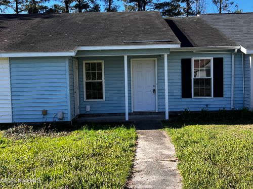 708 Pinewood Dr, Jacksonville, NC, 28546-7706 | Card Image