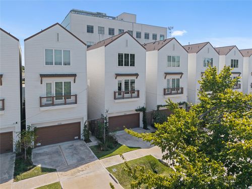 2532 Ohsfeldt St, Houston, TX, 77008-1428 | Card Image