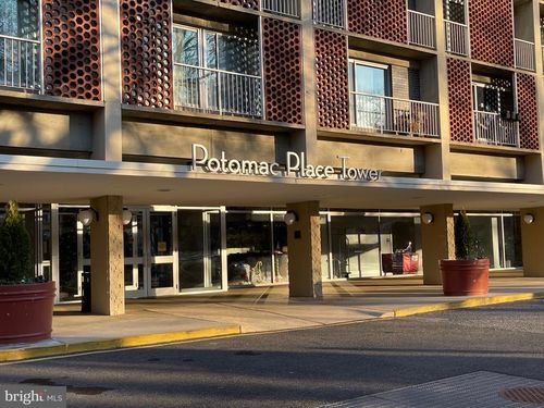 apt-n103-800 4th St Sw, WASHINGTON, DC, 20024-3002 | Card Image