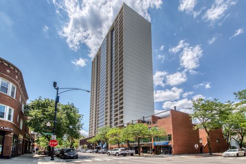 2704-1636 N Wells St, Chicago, IL, 60614-6022 | Card Image