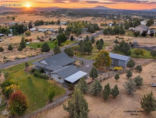 1919 Ne Villa Dr, Madras, OR, 97741-9100 | Card Image