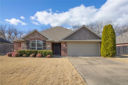 3017 N Raven Ln, Fayetteville, AR, 72704-6528 | Card Image