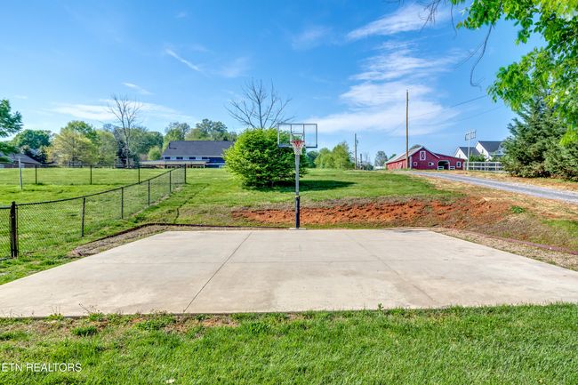 8529 W Emory Rd, House other with 4 bedrooms, 2 bathrooms and null parking in Knoxville TN | Image 7