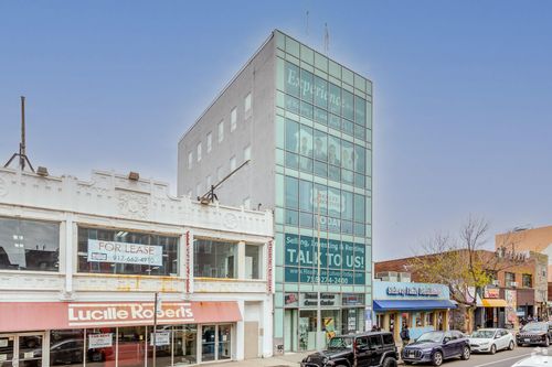 ste-3rd-3256 Steinway St, Astoria, NY, 11103-3567 | Card Image