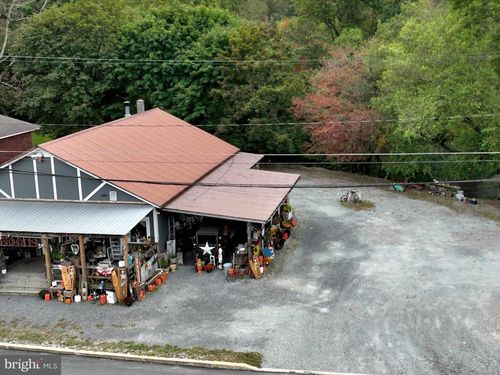 22 Hughes St, New Ringgold, PA, 17960-8548 | Card Image