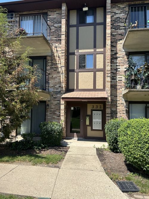 b-332 Klein Creek Ct, Carol Stream, IL, 60188-1822 | Card Image