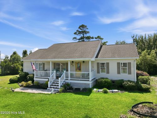 202 Willis Dr, Harkers Island, NC, 28531-9638 | Card Image