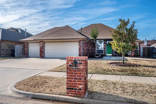 8121 John Robert Drive, Oklahoma City, OK, 73135 | Card Image