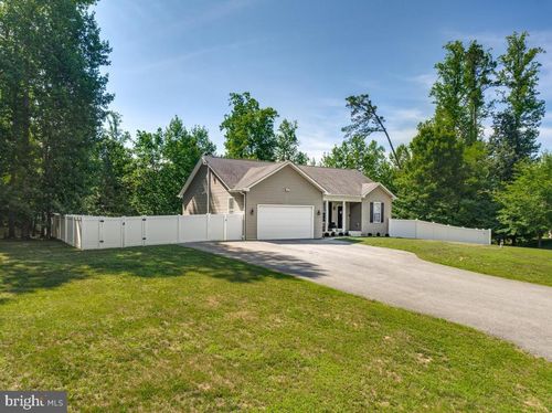 7098 Quicktree Pl, Hughesville, MD, 20637-2983 | Card Image