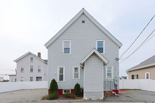 8 Tacoma St, Lynn, MA, 01905-2221 | Card Image