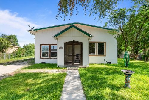 809 Hickey St, Alice, TX, 78332-6405 | Card Image