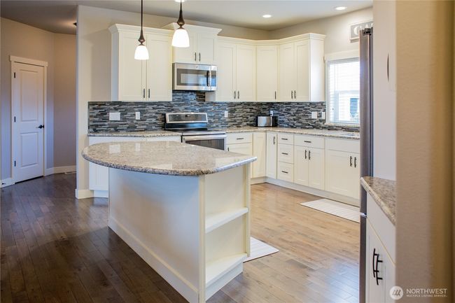 8547 Horizon Ln Se, House other with 3 bedrooms, 3 bathrooms and 3 parking in Olympia WA | Image 7