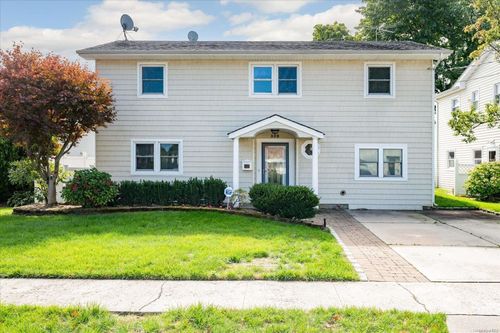 328 Van Cott Ave, Farmingdale, NY, 11735-3634 | Card Image