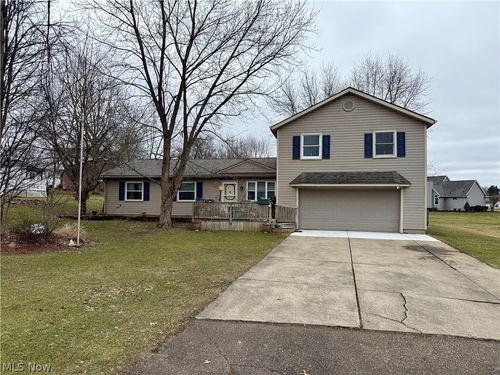 5000 Mildred Cir Sw, Navarre, OH, 44662-9742 | Card Image