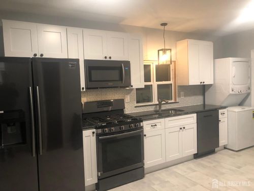 78 Old Rd, Monroe Township, NJ, 08831-1281 | Card Image