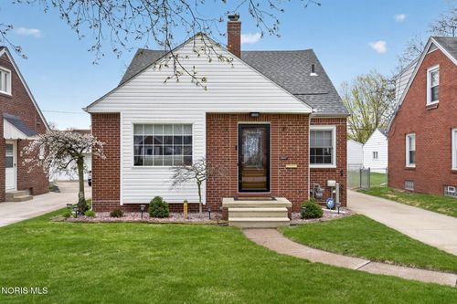2547 Castleton Ave, Toledo, OH, 43613-3305 | Card Image
