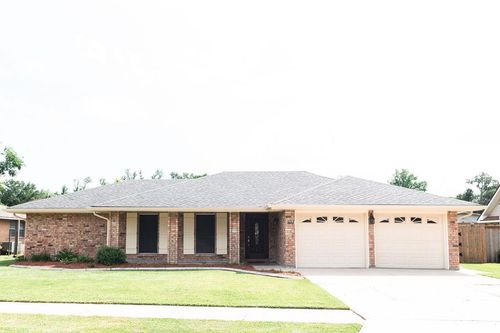 107 Piping Rock Dr, Houma, LA, 70363-3825 | Card Image