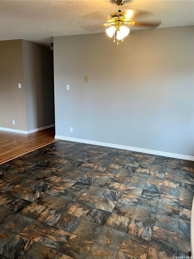 206 2 Nd St W, House other with 5 bedrooms, 2 bathrooms and 4 parking in Wilkie SK | Image 5